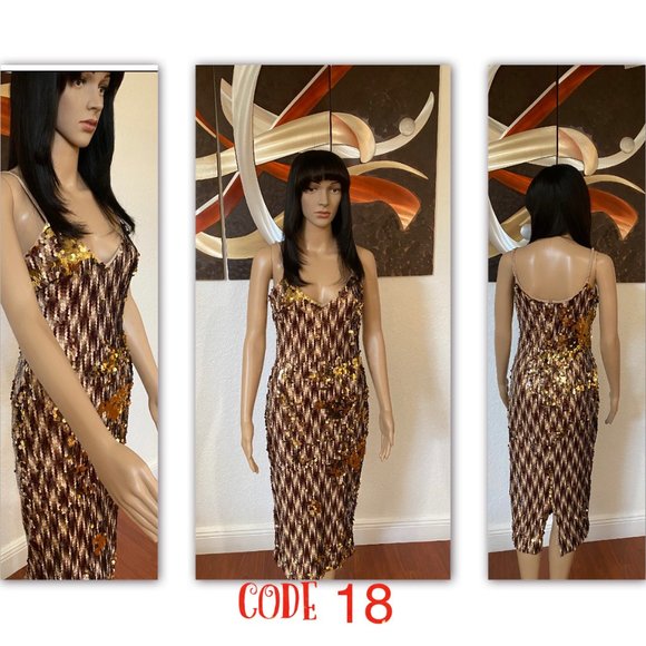 Code 18 - Pose For Vogue - Picture 1 of 1